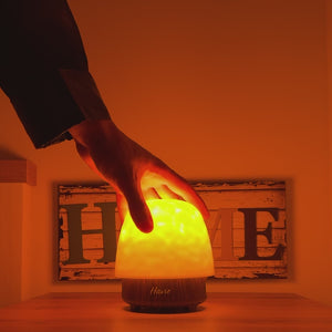 Havie diffuse une lueur orange chaleureuse lors d'une démonstration du produit.